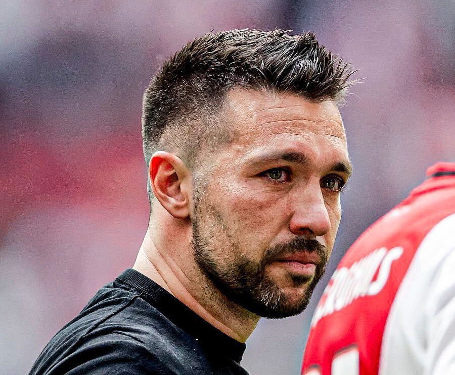 开云娱乐-包含转折点！阿贾克斯止住颓势，荷甲集结日攻防权衡，更衣室稳定，更衣室氛围转暖的词条